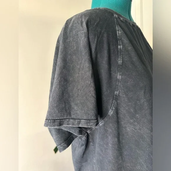 Rae Mode medium black/gray acid washed shirt - Picture 8 of 13